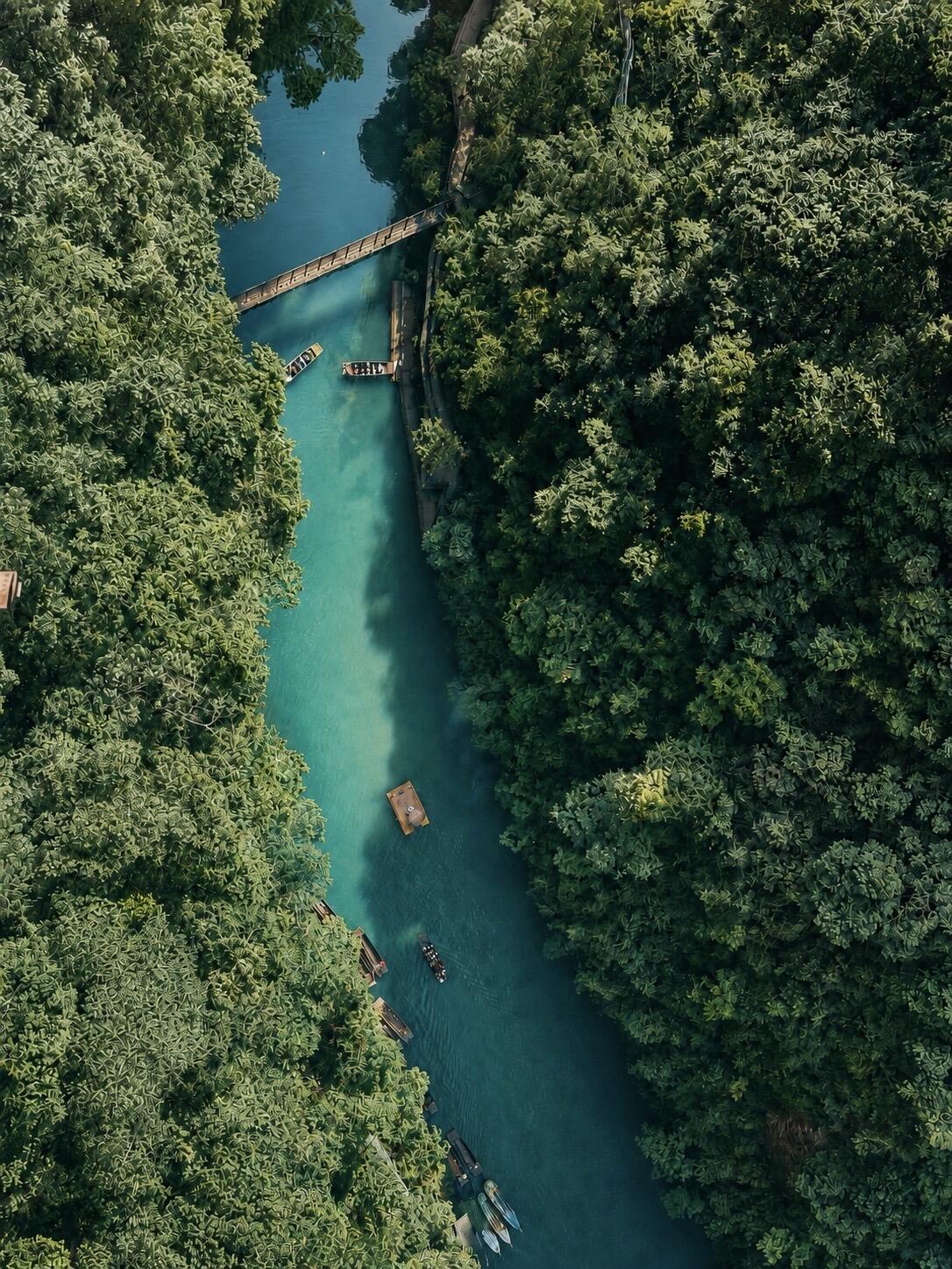 Aerial view of the turquoise waterway through Pingshan Canyon in Enshi, Hubei